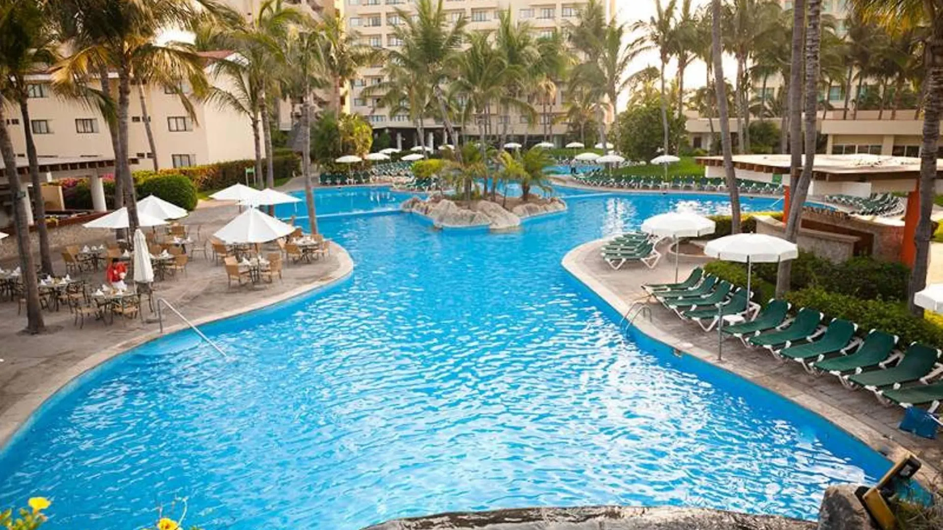 Ocean Breeze Mazatlan Hotel
